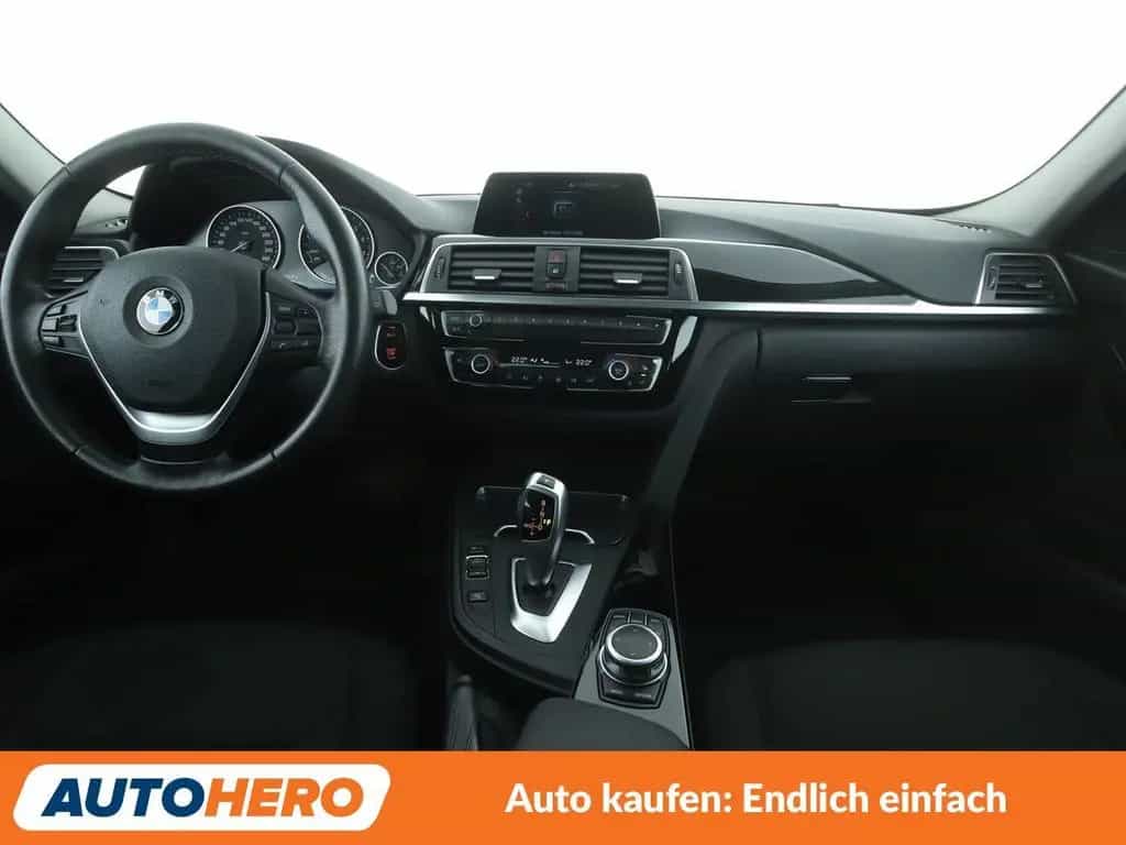 BMW 3 Series 320i Advantage Aut.*NAVI*LED*PDC*SHZ*TEMPO* 09/2018-photo-11