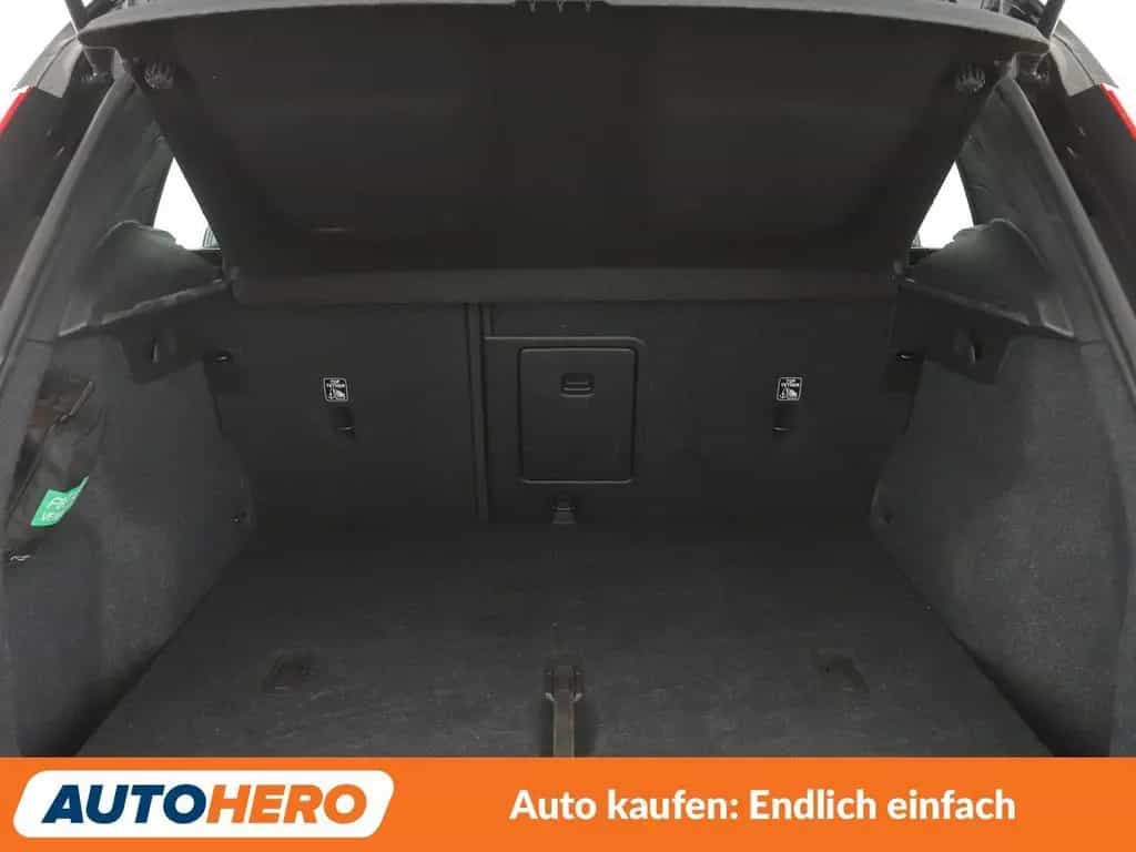 Volvo XC40 2.0 D4 R-Design AWD Aut.*NAVI*LED*TEMPO*CAM 04/2019-photo-17