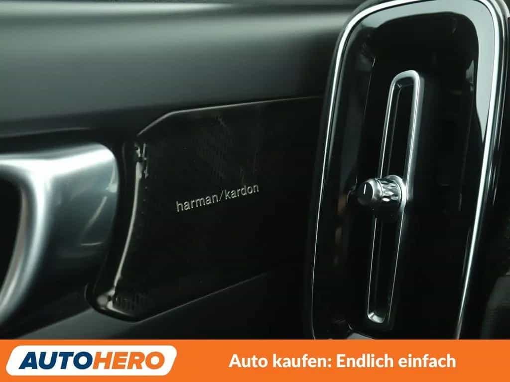 Volvo XC40 2.0 D4 R-Design AWD Aut.*NAVI*LED*TEMPO*CAM 04/2019-photo-24