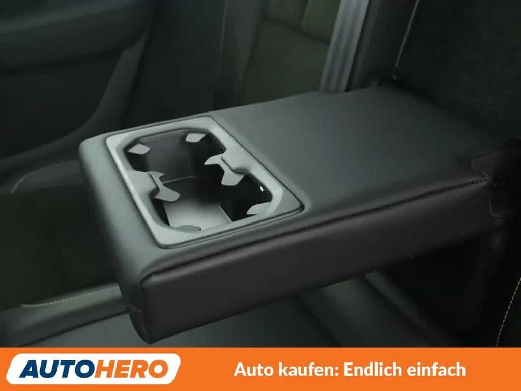 Volvo XC40 2.0 D4 R-Design AWD Aut.*NAVI*LED*TEMPO*CAM 04/2019-photo-25