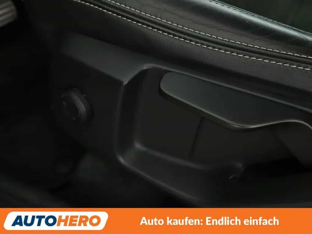 Volvo XC40 2.0 D4 R-Design AWD Aut.*NAVI*LED*TEMPO*CAM 04/2019-photo-29