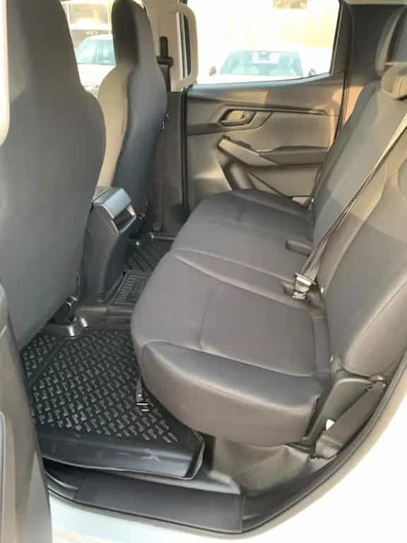 Isuzu D-Max Double Cab 4WD L EFS Fahrw./Maxxliner uvm null-photo-17