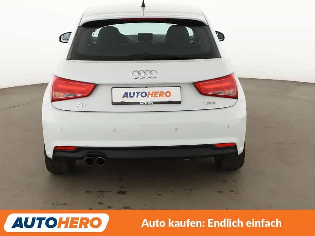 Audi A1 Sportback 1.4 TFSI Sport Aut.*NAV*PDC*SHZ*BT* 07/2018-photo-4