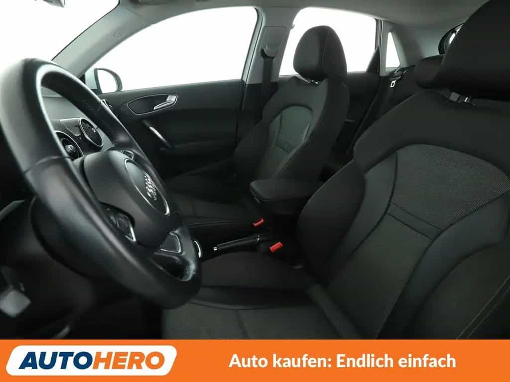 Audi A1 Sportback 1.4 TFSI Sport Aut.*NAV*PDC*SHZ*BT* 07/2018-photo-9