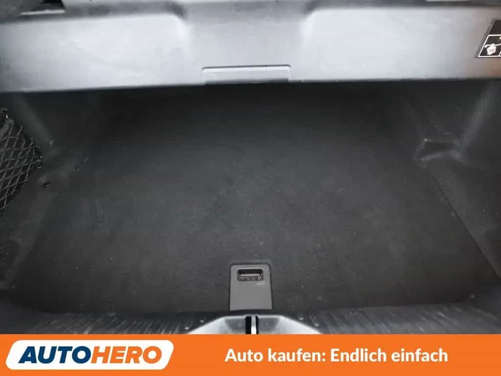 Mercedes-Benz C-Class 180 AMG Line Aut.*NAVI*CAM*LED*PDC*SHZ*AHK* 09/2018-photo-17