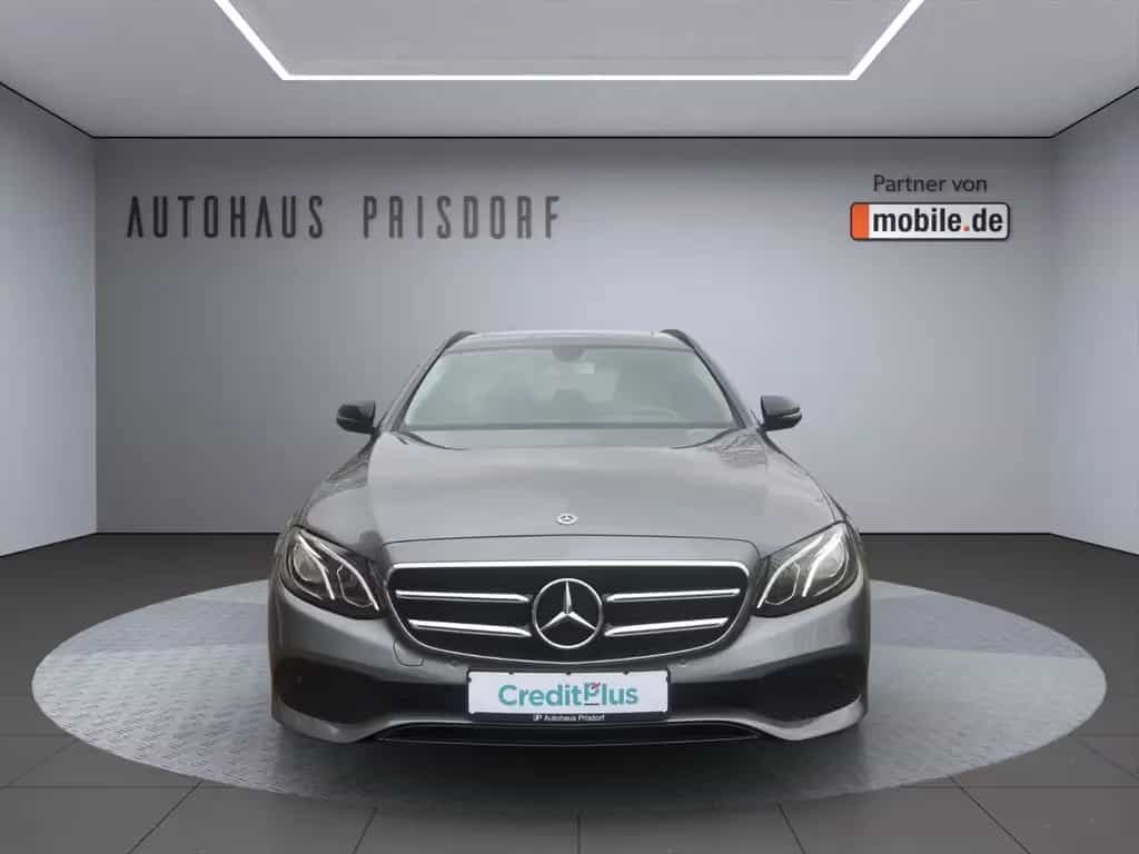 Mercedes-Benz E 200 T-Modell 4Matic LED/Ambiente/9G-Tronic 10/2019-photo-1