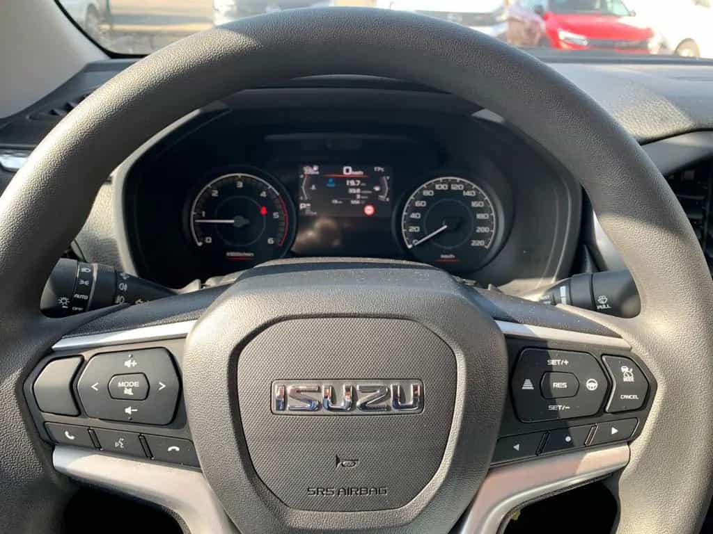 Isuzu D-Max Double Cab 4WD LS null-photo-16
