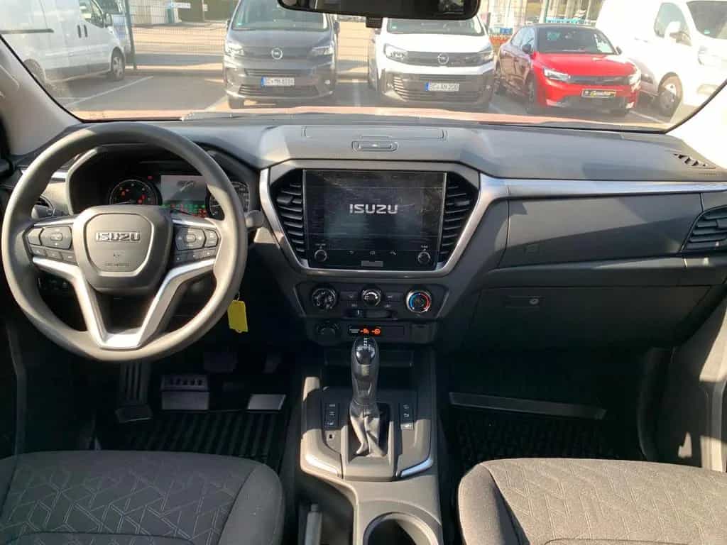 Isuzu D-Max Double Cab 4WD LS null-photo-9