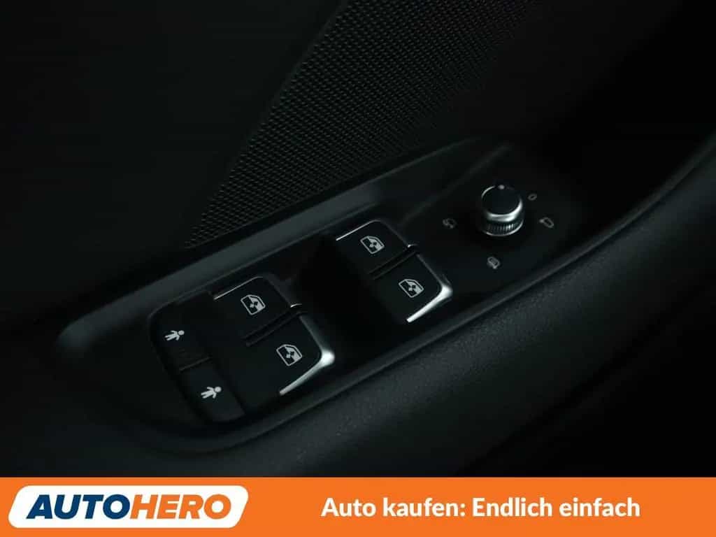 Audi A3 Sportback 2.0 TFSI quattro Design Aut.*NAVI* 09/2017-photo-24