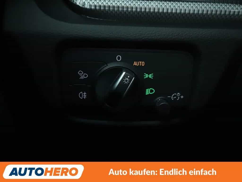 Audi A3 Sportback 2.0 TFSI quattro Design Aut.*NAVI* 09/2017-photo-25