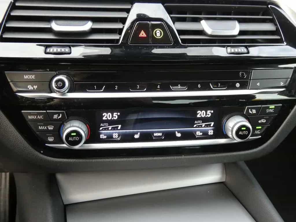 BMW 5 Series 520d xDrive LED Leder Navi Kamera 1-Hand Facelif 10/2020-photo-13