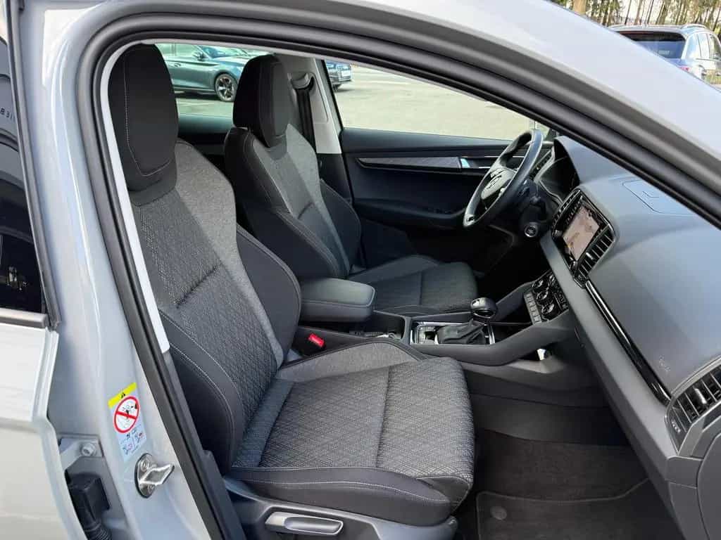 Skoda Karoq 1.5 TSI Style*RFK*SHZ*Navi*AHK*LED*ACC 10/2022-photo-17