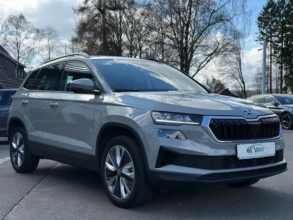 Skoda Karoq 1.5 TSI Style*RFK*SHZ*Navi*AHK*LED*ACC 10/2022-photo-3
