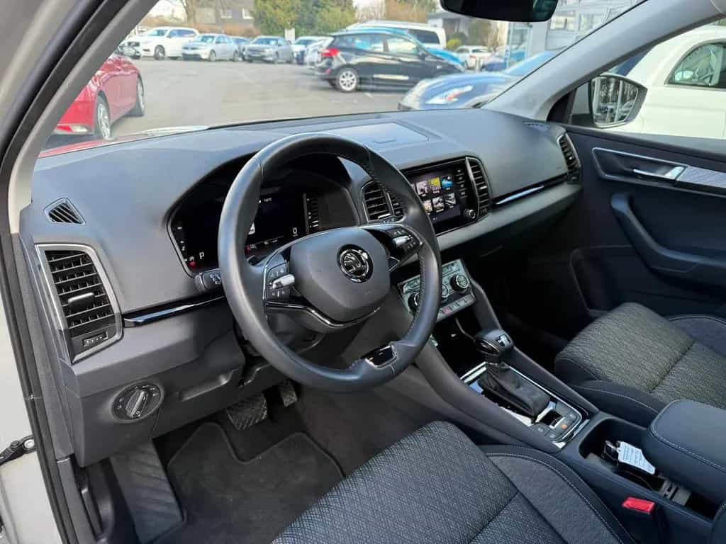 Skoda Karoq 1.5 TSI Style*RFK*SHZ*Navi*AHK*LED*ACC 10/2022-photo-9