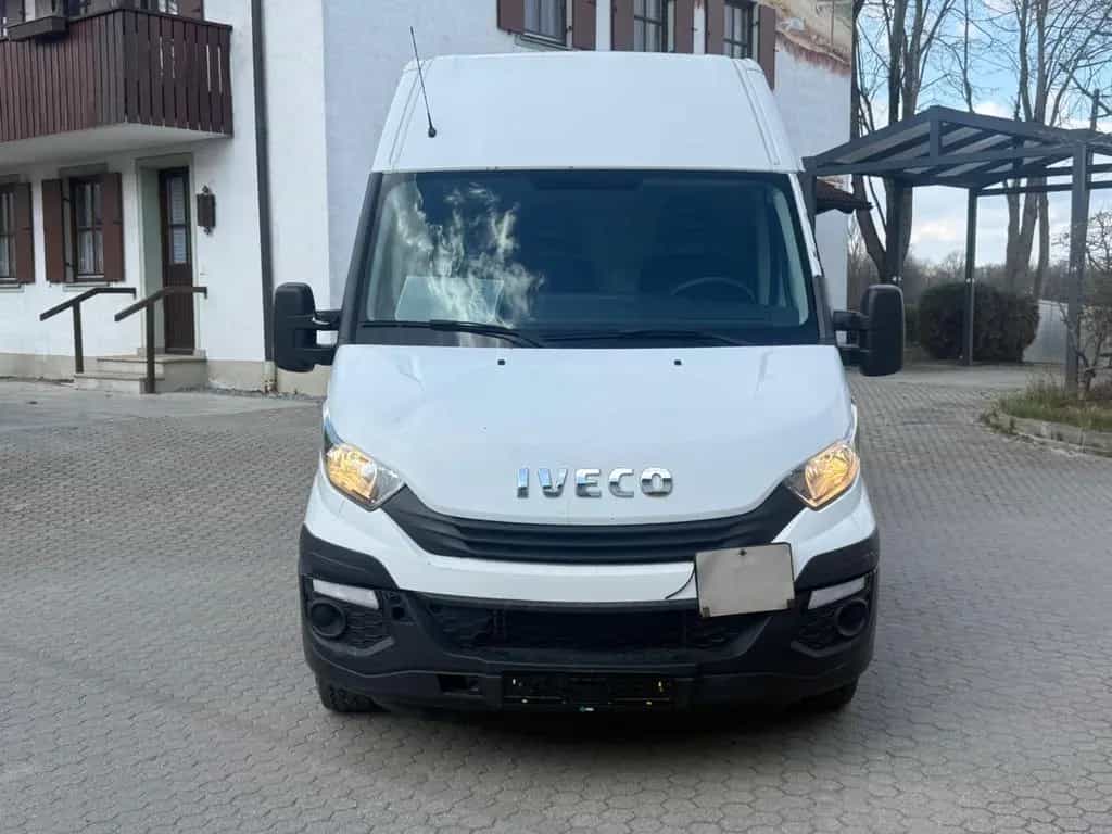 Iveco Daily Kasten V Radstand 4100 35 S12 EURO6 09/2018-photo-1