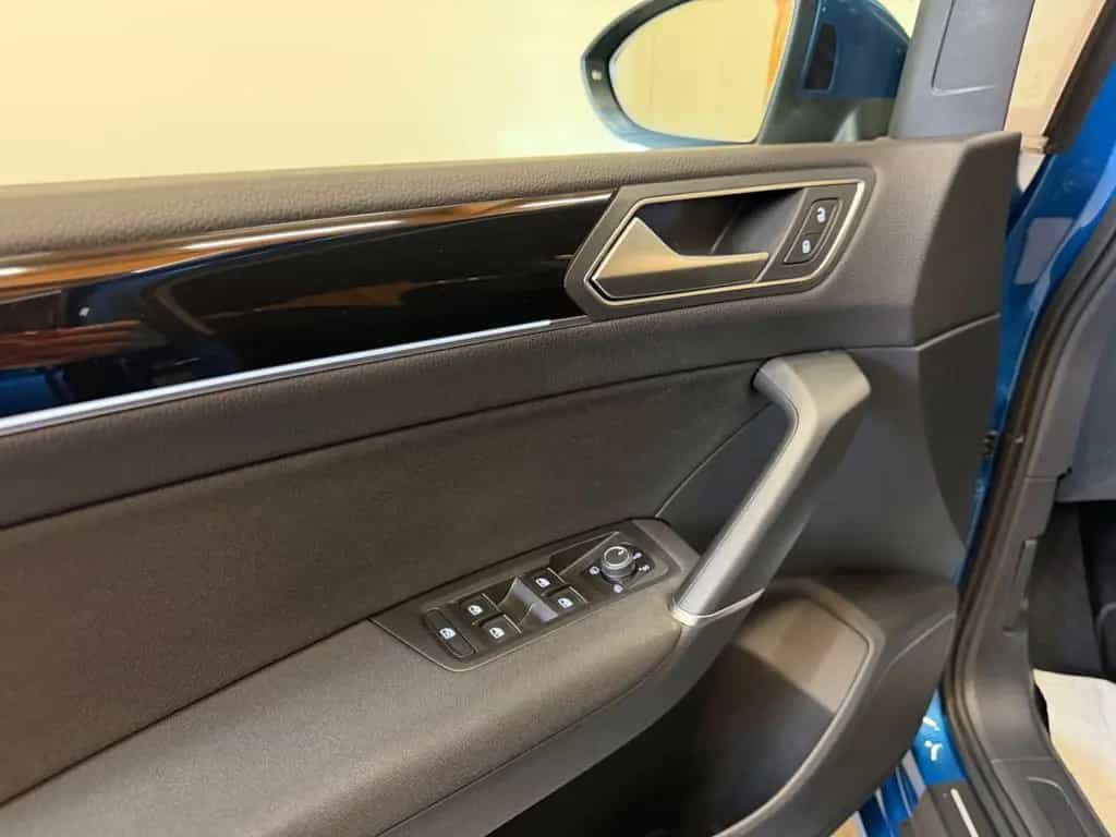 Volkswagen Touran 1,5TSI Highline/LED/AHK/R-Kamera/Navi/SH 01/2023-photo-11