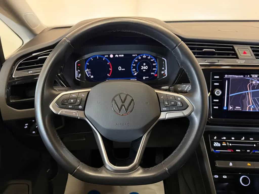 Volkswagen Touran 1,5TSI Highline/LED/AHK/R-Kamera/Navi/SH 01/2023-photo-21