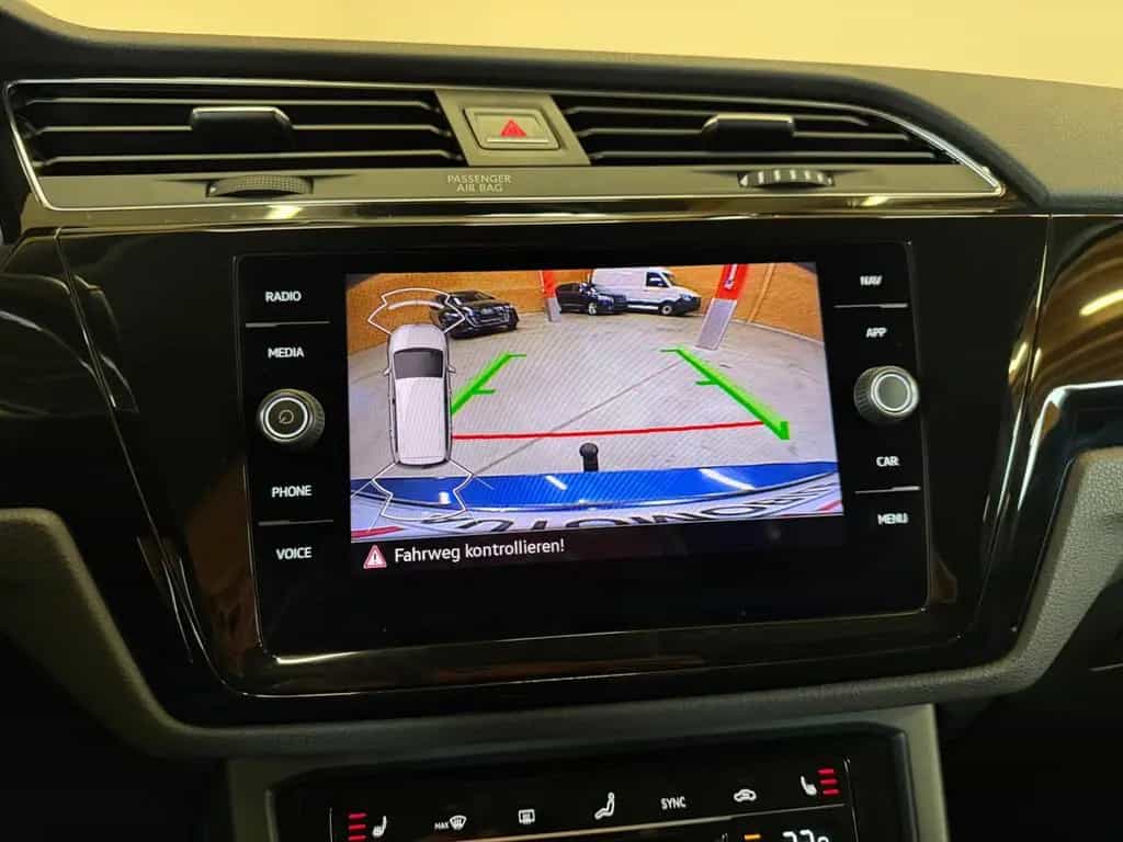 Volkswagen Touran 1,5TSI Highline/LED/AHK/R-Kamera/Navi/SH 01/2023-photo-26