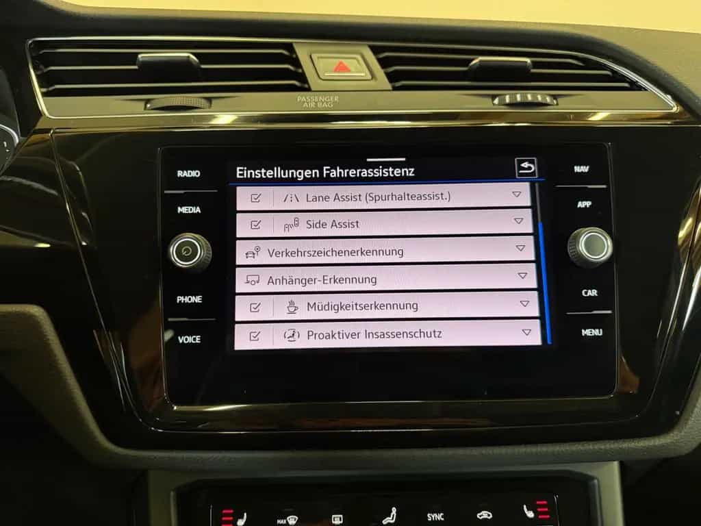 Volkswagen Touran 1,5TSI Highline/LED/AHK/R-Kamera/Navi/SH 01/2023-photo-29