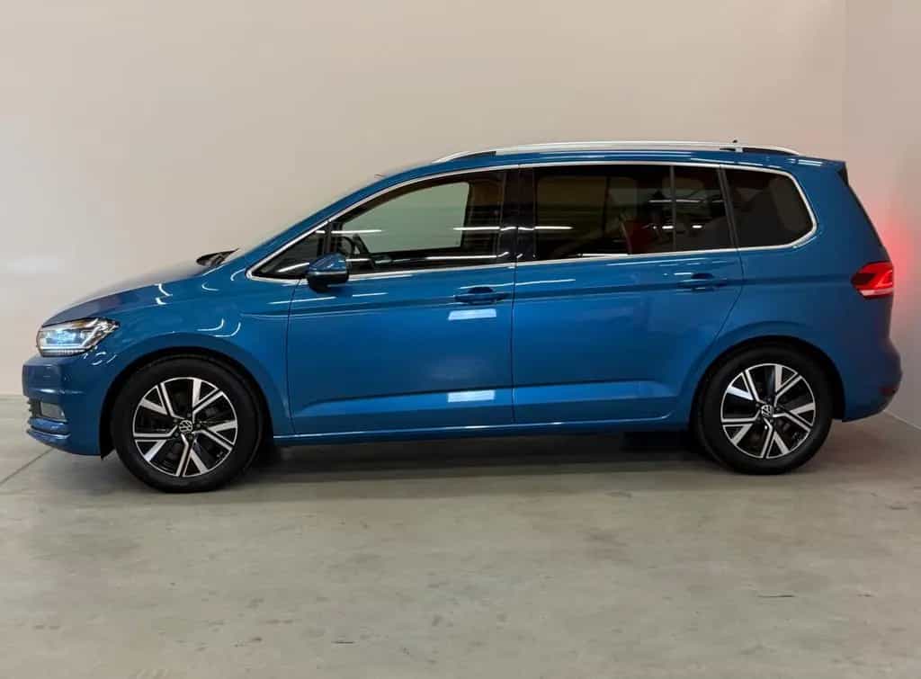 Volkswagen Touran 1,5TSI Highline/LED/AHK/R-Kamera/Navi/SH 01/2023-photo-4