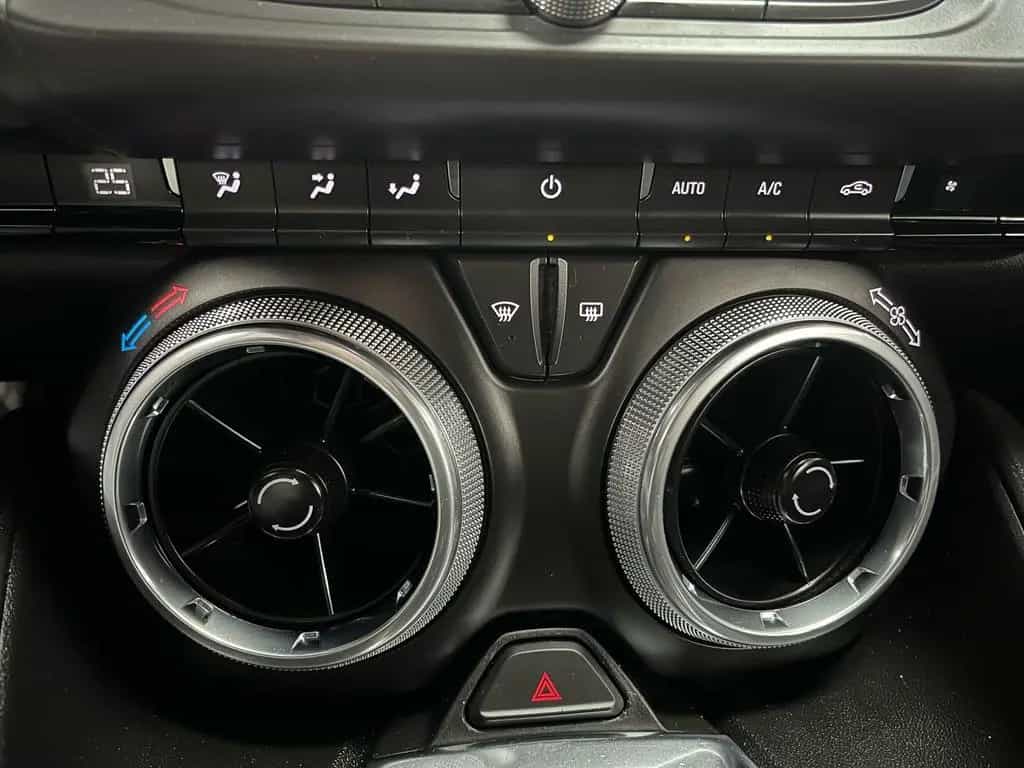 Chevrolet Camaro SS *6,2l V8 / ZL1 /Klappenauspuff/ LED/ A 08/2023-photo-17