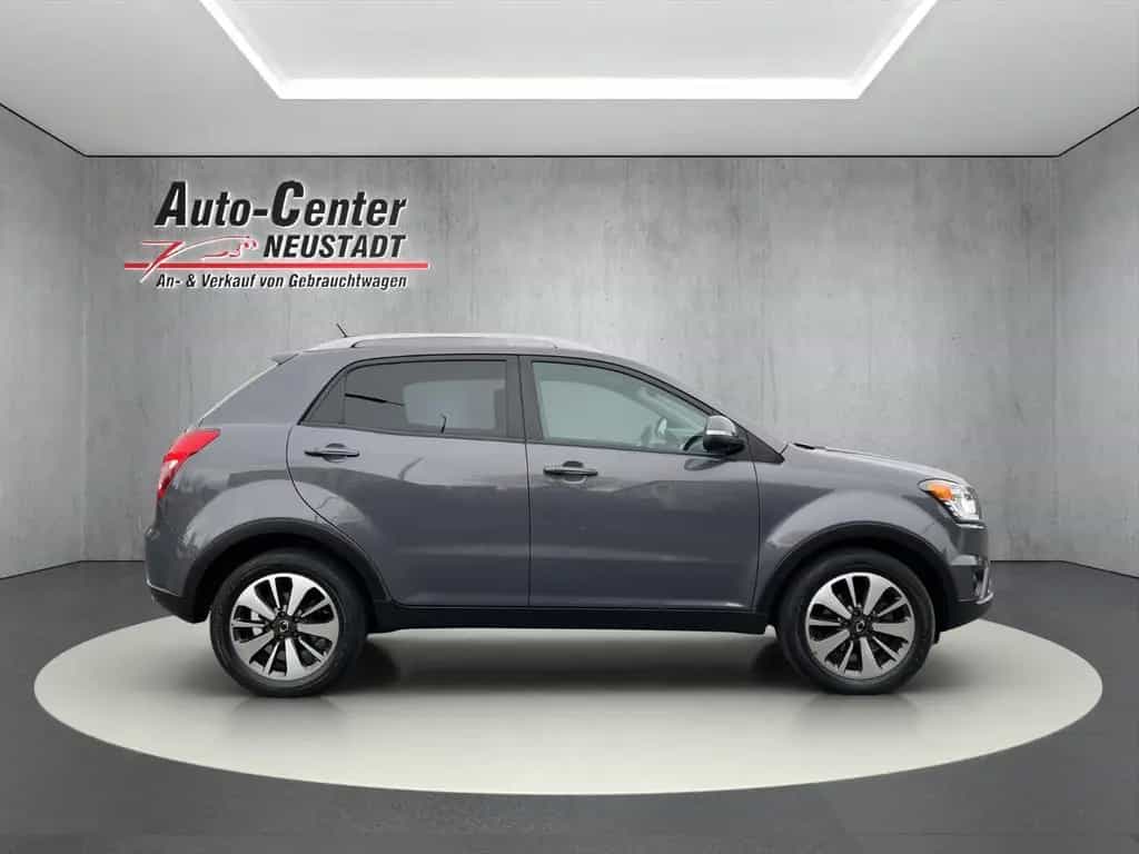 Ssangyong Korando Crystal 4x4 AHK/KLIMAA/KAMERA/NAVI/PDC 06/2015-photo-1