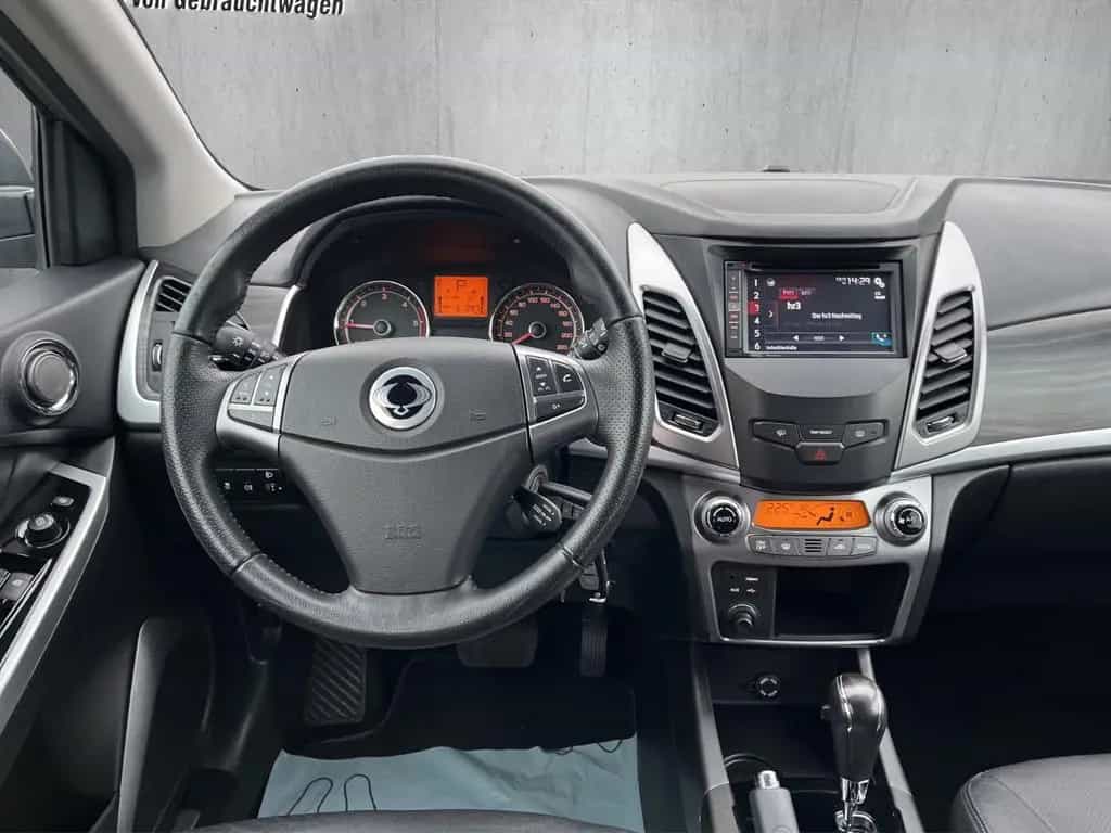 Ssangyong Korando Crystal 4x4 AHK/KLIMAA/KAMERA/NAVI/PDC 06/2015-photo-14