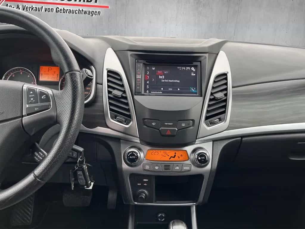 Ssangyong Korando Crystal 4x4 AHK/KLIMAA/KAMERA/NAVI/PDC 06/2015-photo-15