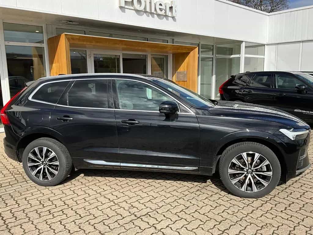 Volvo XC60 B4 AWD Mild Hybrid Diesel Plus Bright 03/2023-photo-3