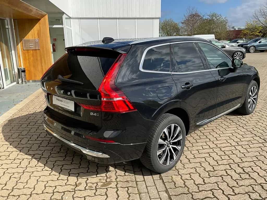 Volvo XC60 B4 AWD Mild Hybrid Diesel Plus Bright 03/2023-photo-4