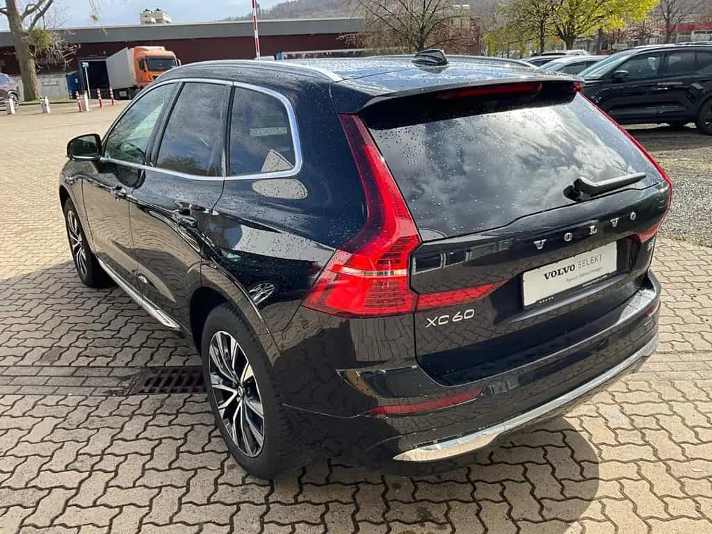 Volvo XC60 B4 AWD Mild Hybrid Diesel Plus Bright 03/2023-photo-6