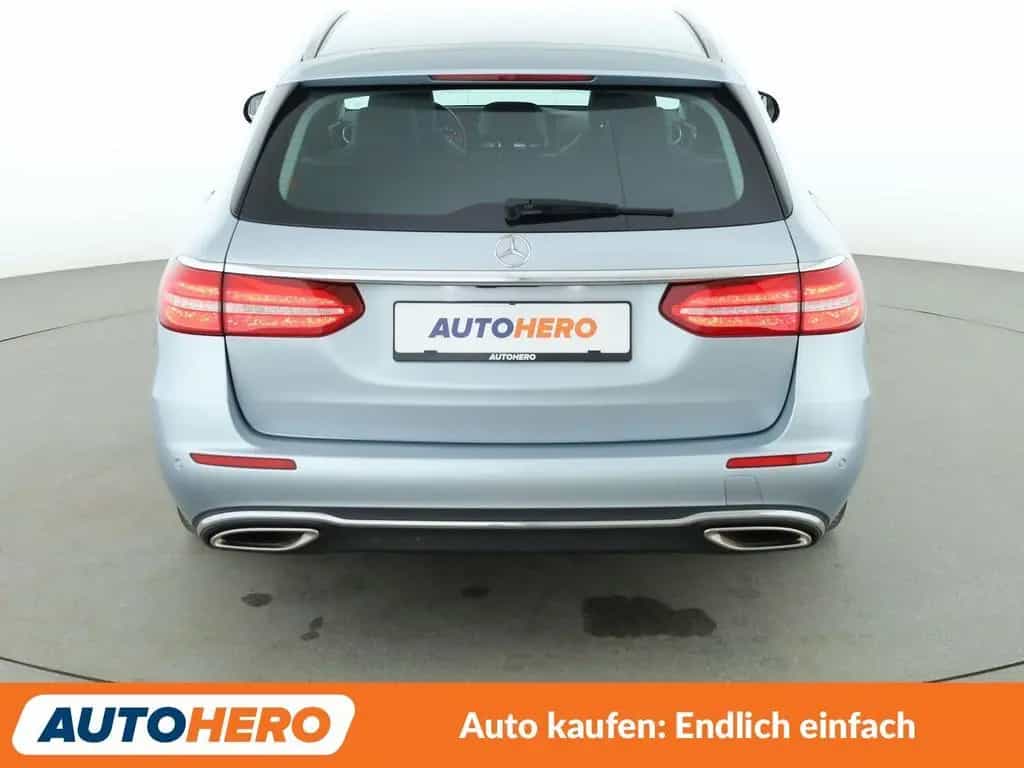 Mercedes-Benz E 200 T Avantgarde Aut. *LED*CAM*SHZ*NAVI* 03/2018-photo-4