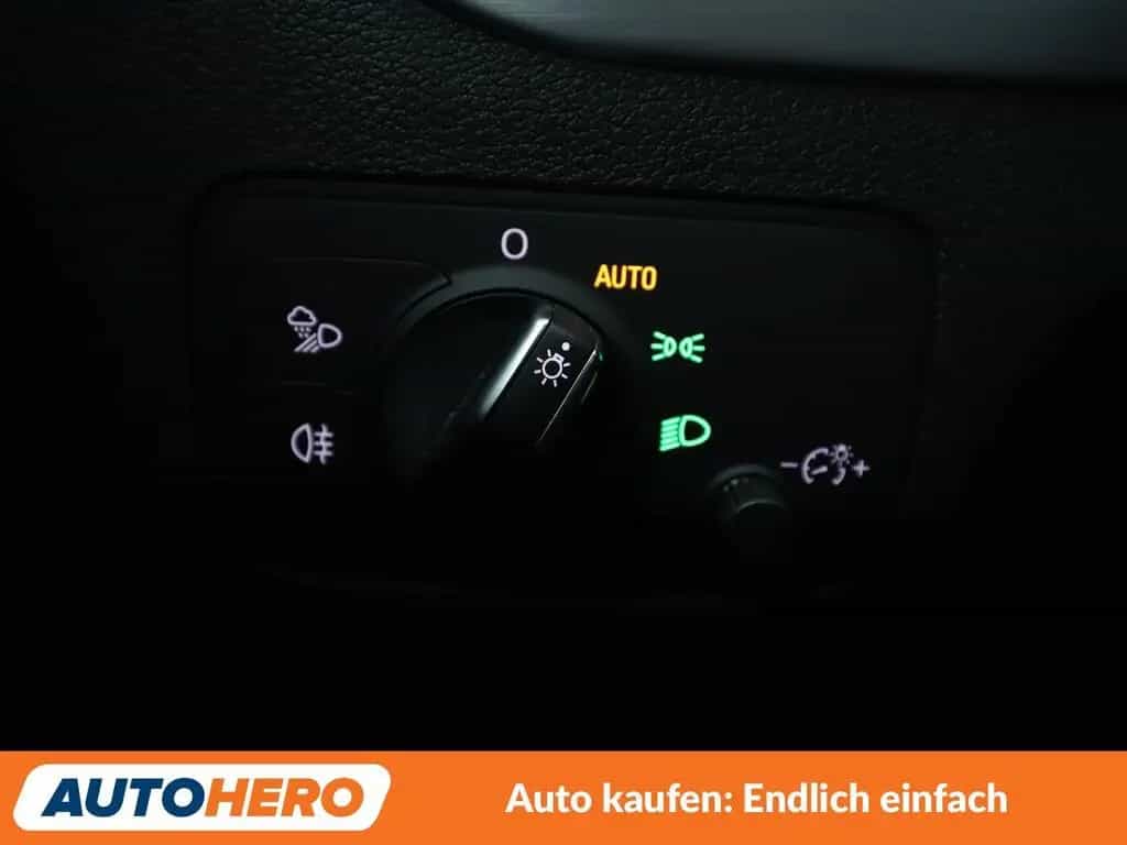 Audi Q2 35 TFSI Sport Aut.*NAVI*LED*ACC*PDC*SHZ* 10/2019-photo-25