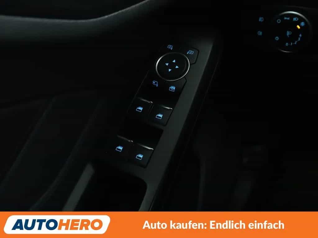 Ford Focus 1.5 EcoBoost ST-Line *NAVI*CAM*ACC*SHZ*LHZ 04/2019-photo-24