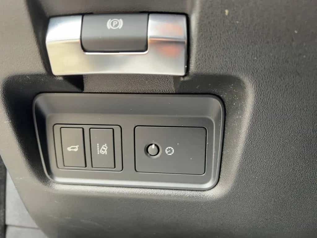 Jaguar E-Pace D240 R-Dynamic SE AWD SHZ LED 360° 01/2019-photo-16