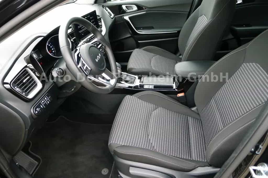 Kia Ceed SW 1.5 T-GDI DCT Spirit/UVO/LED 12/2024-photo-11