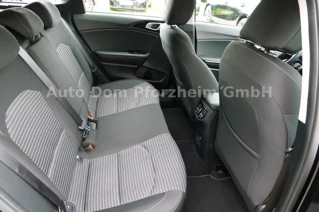 Kia Ceed SW 1.5 T-GDI DCT Spirit/UVO/LED 12/2024-photo-7