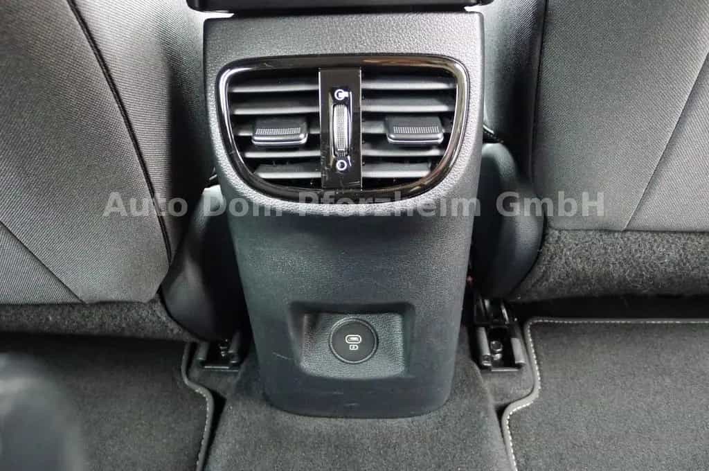 Kia Ceed SW 1.5 T-GDI DCT Spirit/UVO/LED 12/2024-photo-9
