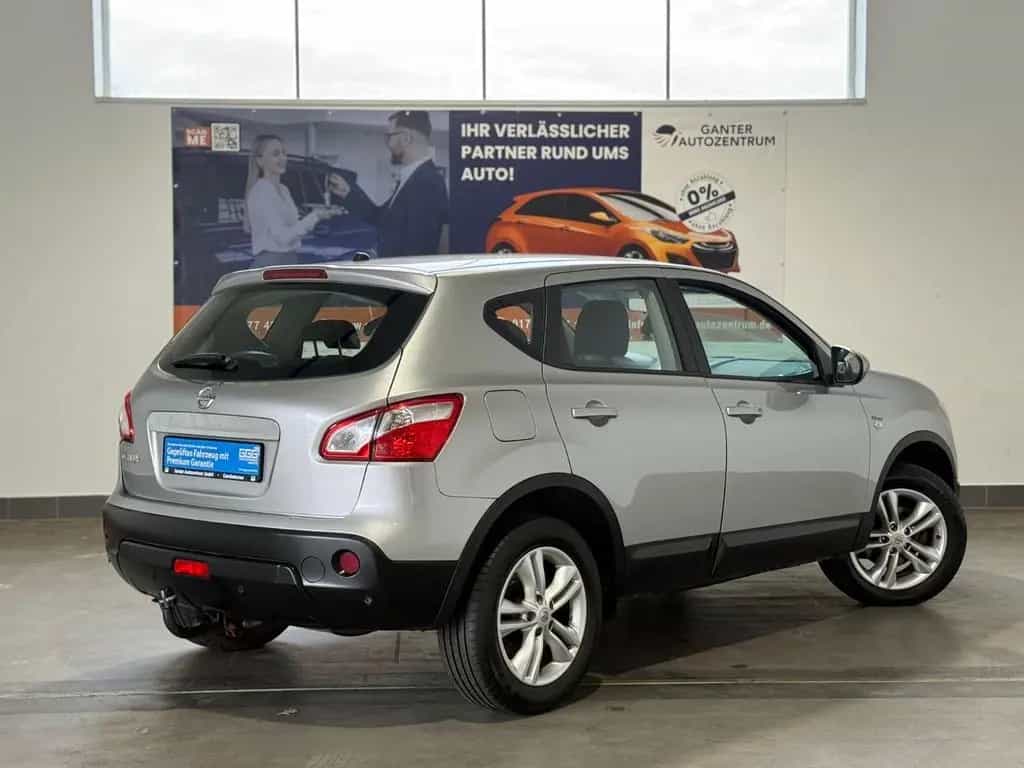 Nissan Qashqai Acenta 2.0l AHK+EBD 03/2011-photo-2
