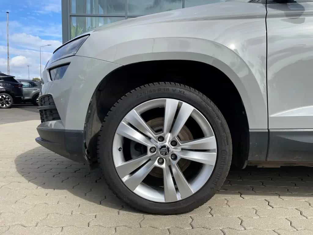 Skoda Karoq Style LED Navi totWinkAss induktivLaden 03/2018-photo-1