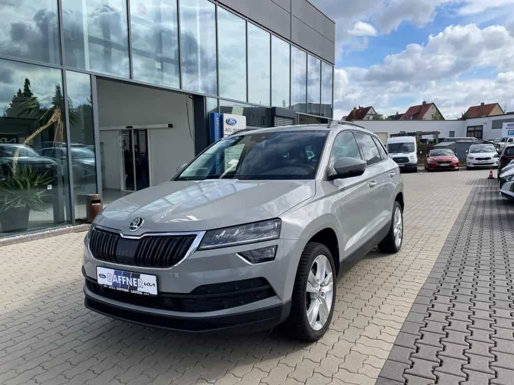 Skoda Karoq Style LED Navi totWinkAss induktivLaden 03/2018-photo-2