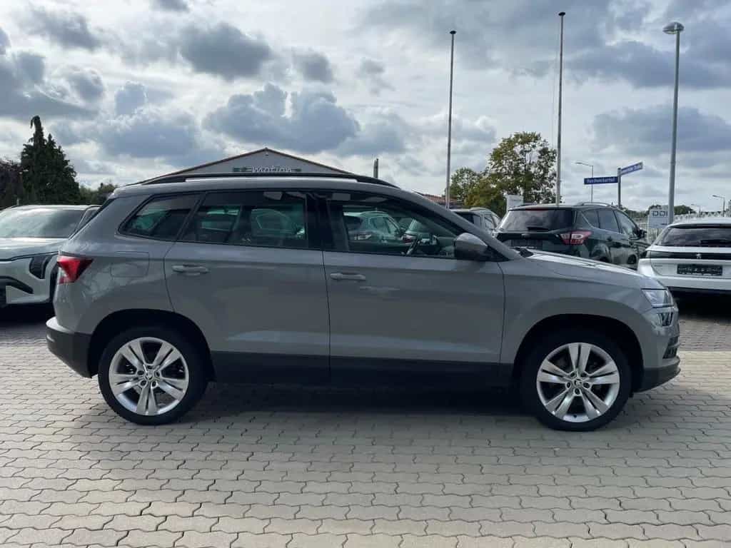 Skoda Karoq Style LED Navi totWinkAss induktivLaden 03/2018-photo-5