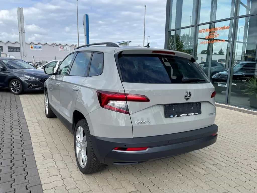 Skoda Karoq Style LED Navi totWinkAss induktivLaden 03/2018-photo-9