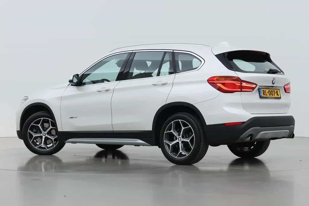 BMW X1 xDrive20i High Executive | Aut | Leder | Head 01/2018-photo-1
