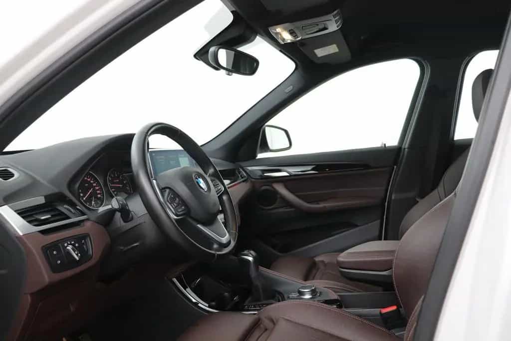 BMW X1 xDrive20i High Executive | Aut | Leder | Head 01/2018-photo-2