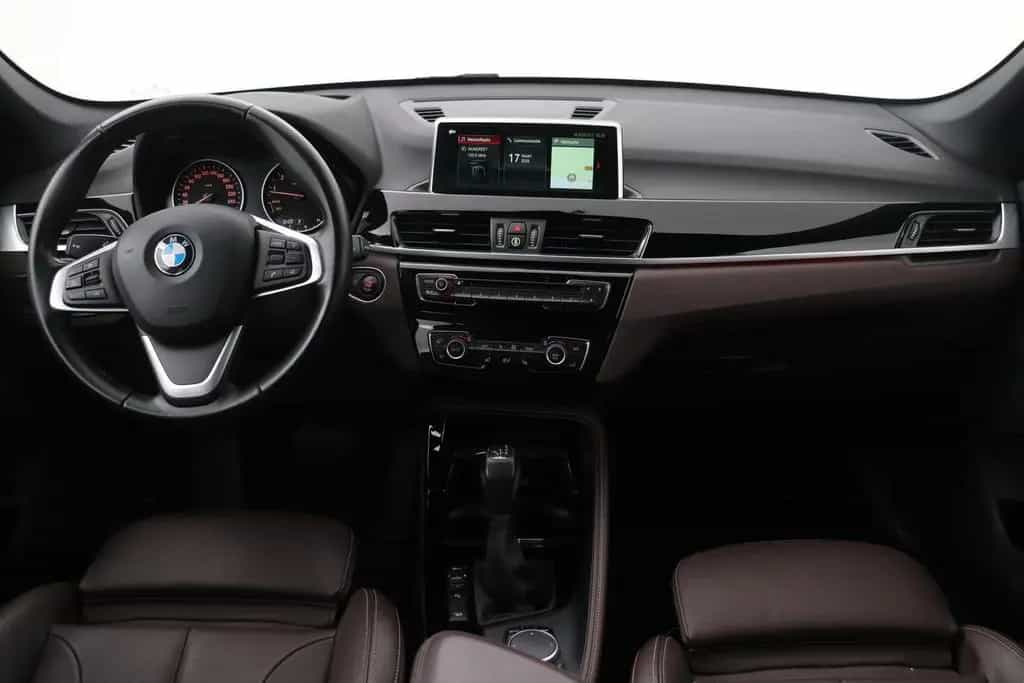 BMW X1 xDrive20i High Executive | Aut | Leder | Head 01/2018-photo-3