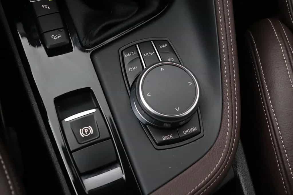 BMW X1 xDrive20i High Executive | Aut | Leder | Head 01/2018-photo-33
