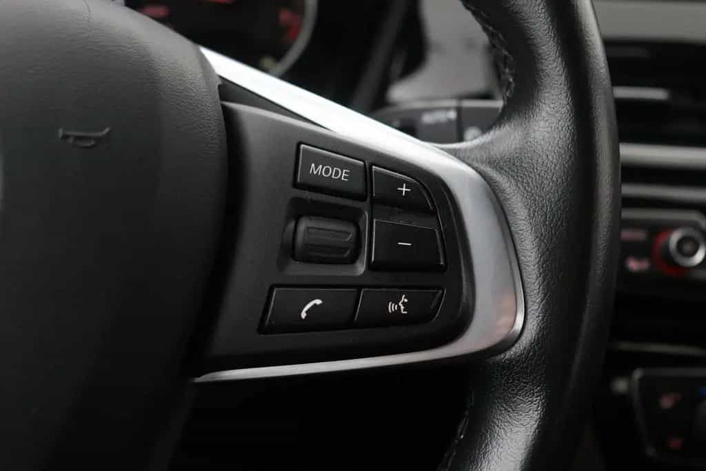 BMW X1 xDrive20i High Executive | Aut | Leder | Head 01/2018-photo-36