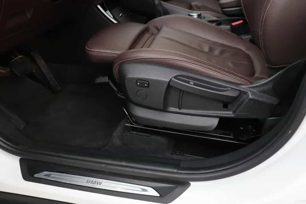 BMW X1 xDrive20i High Executive | Aut | Leder | Head 01/2018-photo-39