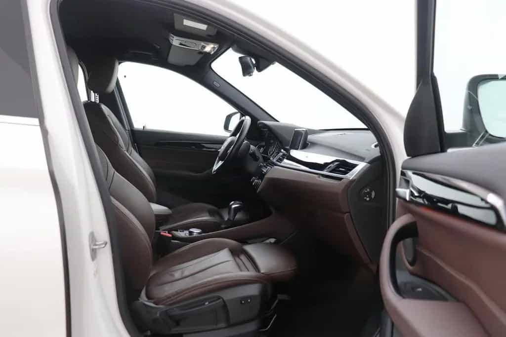 BMW X1 xDrive20i High Executive | Aut | Leder | Head 01/2018-photo-4